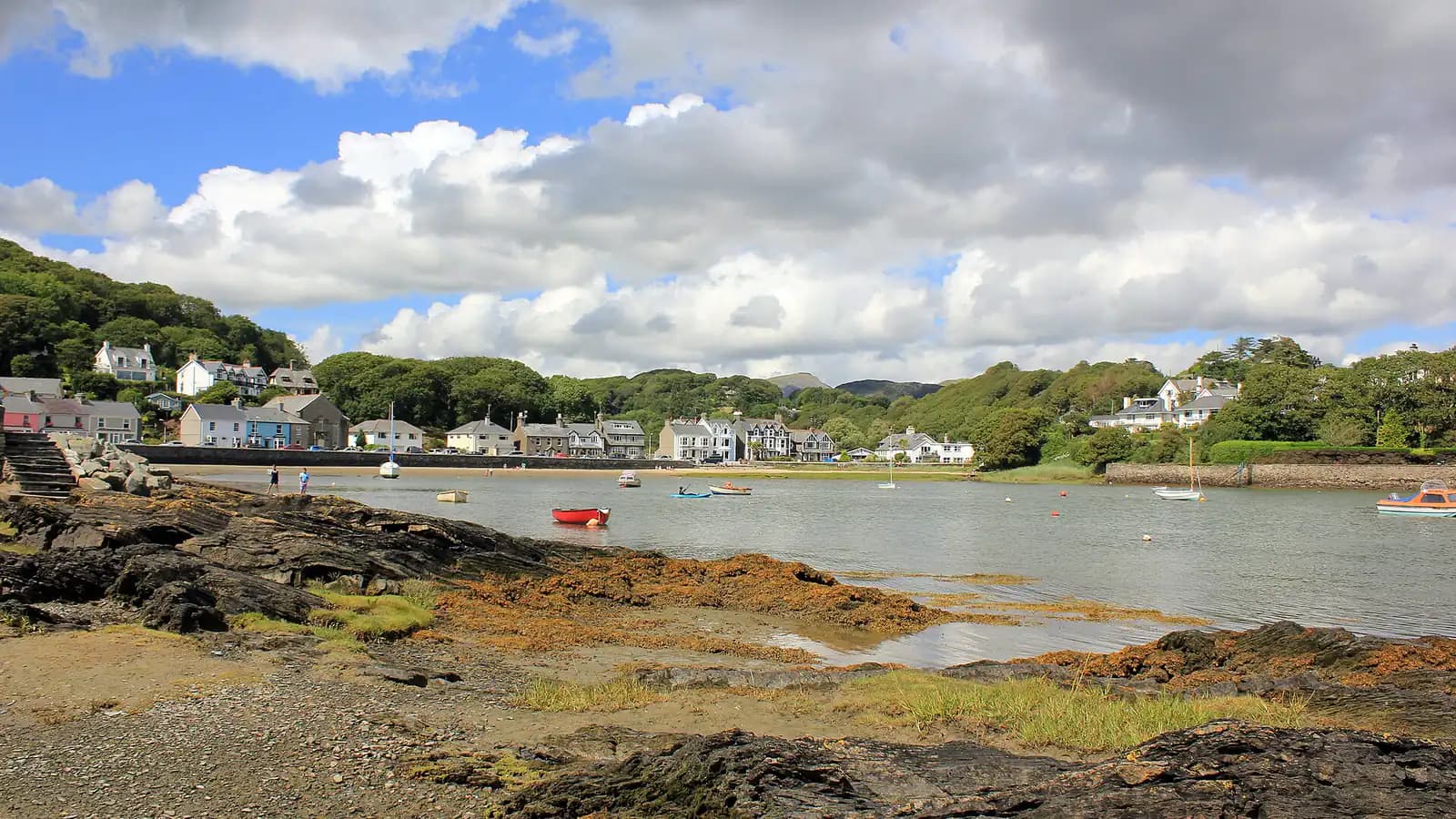 Hen party accommodation near Borth-y-Gest, Gwynedd