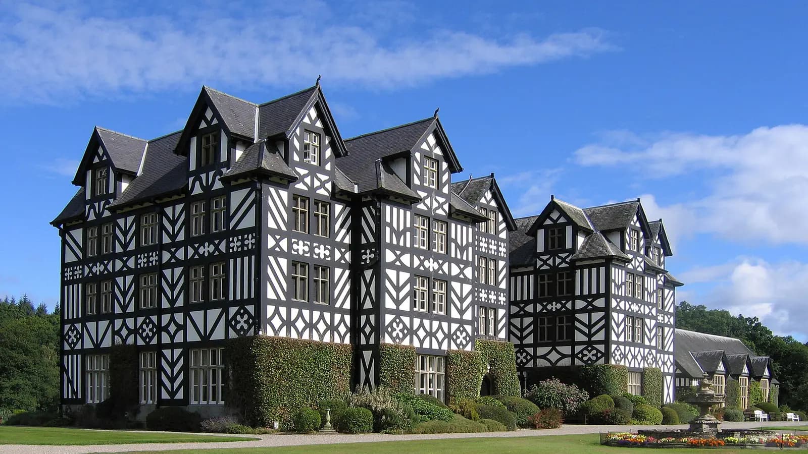 Hen party accommodation near Newtown, Powys