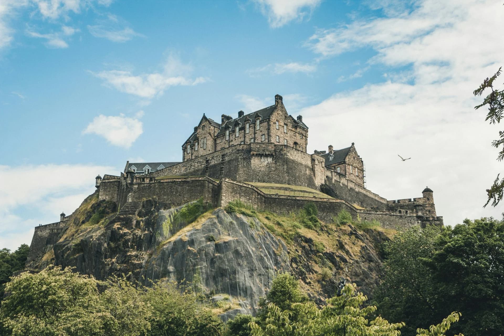 Planning a hen party in Edinburgh