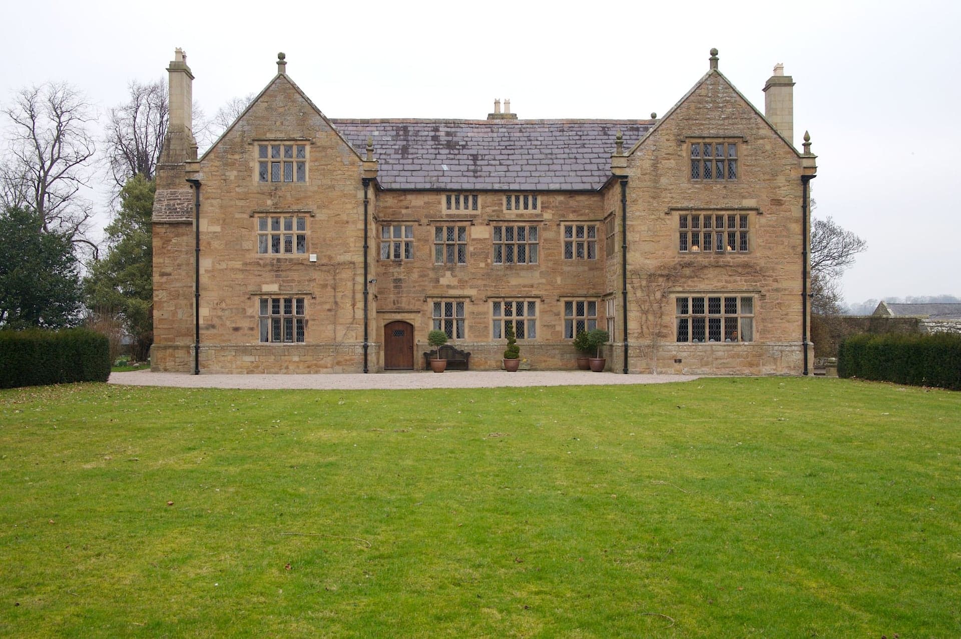 Pentrehobyn Hall - photo 1
