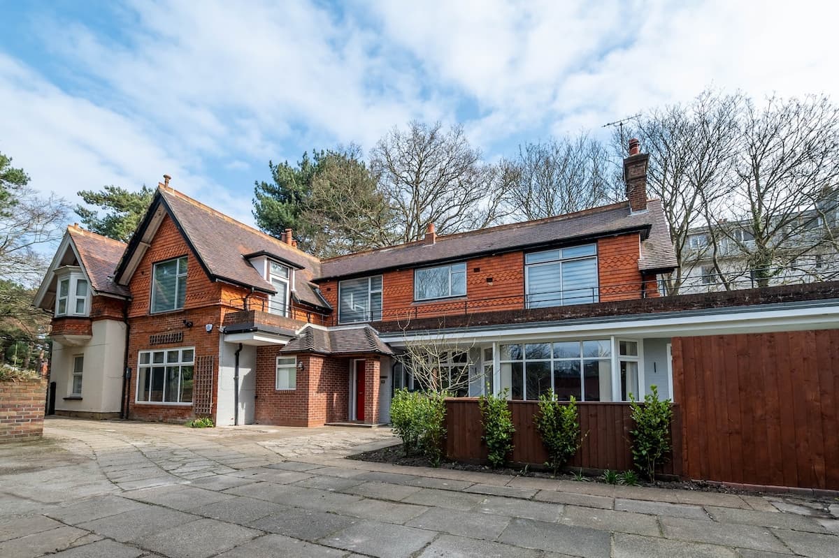 Large Luxury home in Bournemouth - Sleeps 12+ - Beautiful holiday rental in Dorset